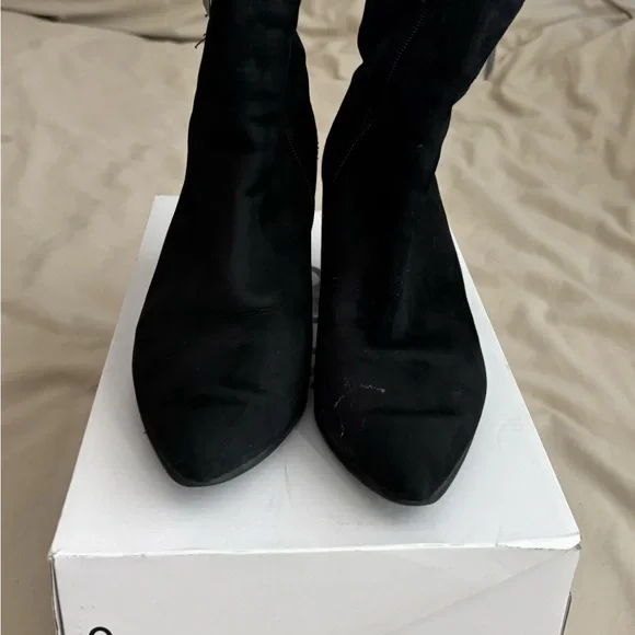Aldo Black Ankle Booties with Zipper Detail - Picture 3 of 4